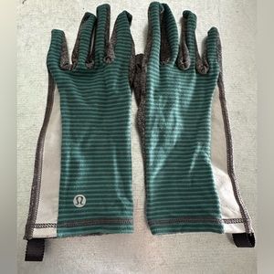 Lululemon reflective gloves